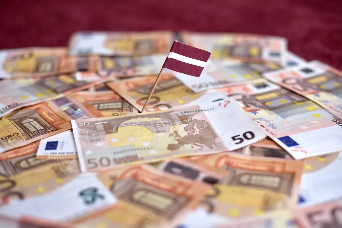Straipsnio nuotrauka: Latviai pradėjo skaičiuoti kiekvieną centą: kas iš tikrųjų vyksta už augančio taupymo bumo